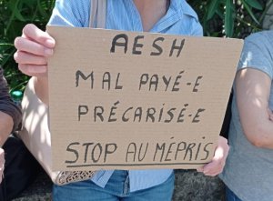 CDI des AESH à 3 ans : hors sujet !