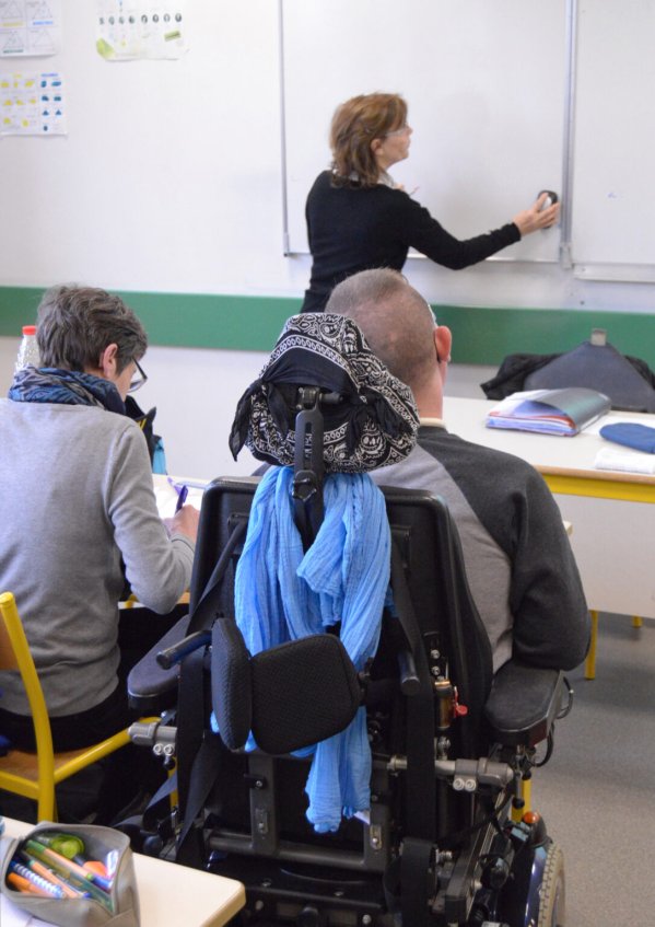 École inclusive : LES ARE avancent masqués