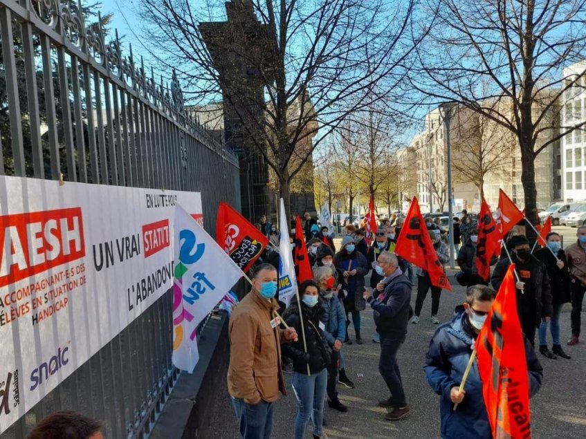 Belle mobilisation des AESH jeudi 8 avril 2021 !